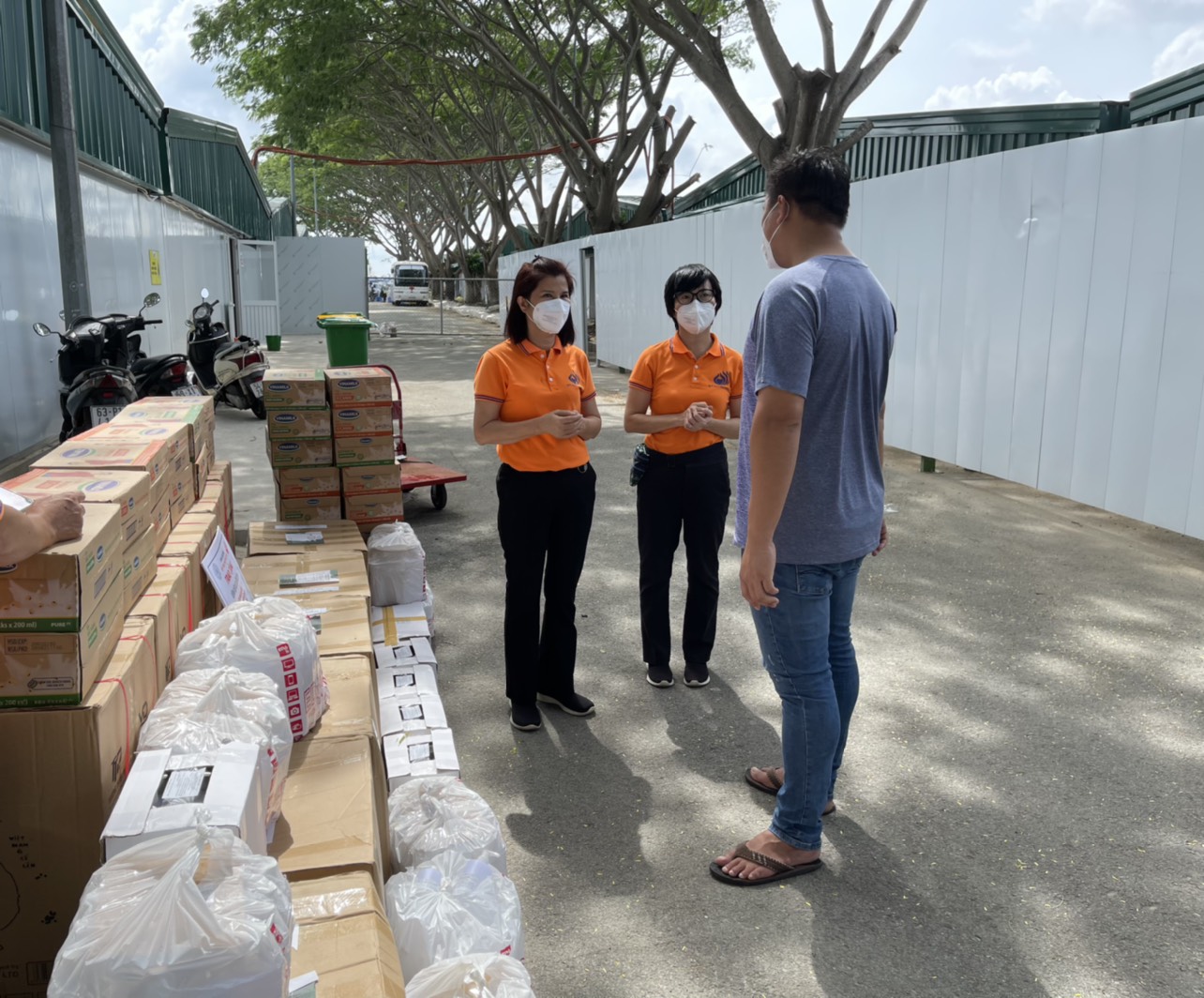 Kết nối sẻ chia vì tuyến đầu chống dịch (trao tặng vật tư y tế cho Bệnh viện Dã chiến thu dung điều trị Covid-19 số 16 và Ban Trị sự GHPG Việt Nam tỉnh Hậu Giang)