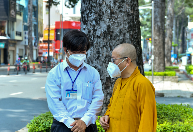 23 tình nguyện viên Phật giáo đến phục vụ tại Bệnh viện Dã chiến thu dung và điều trị COVID-19 số 10