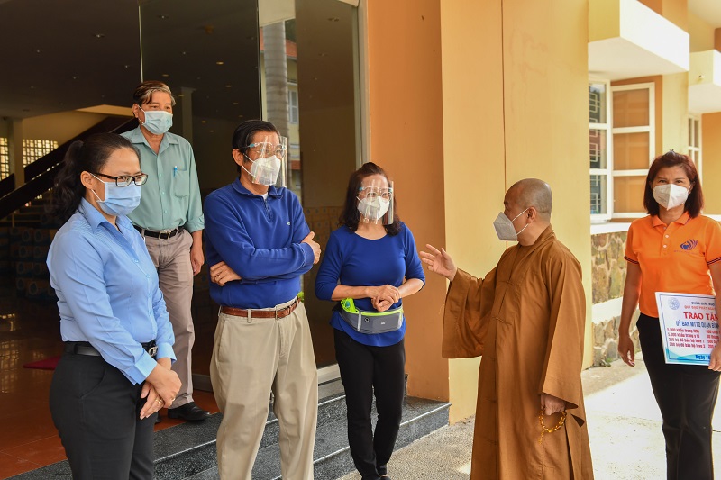 Tiếp Sức Tuyến Đầu, Nối Dài Sự Sống (Trao Tặng Trang Thiết Bị, Vật Tư Y Tế Cho Ub Mttq Việt Nam Quận Bình Thạnh Và 3 Bệnh Viện Tại Tỉnh Quảng Nam)