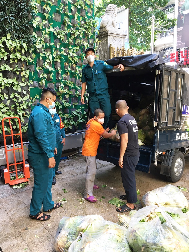 Chùa Giác Ngộ Mua &quot;Giải Cứu&quot; 70 Tấn Bắp Cải, Tiếp Sức Cho Người Dân Trong Mùa “Bão Covid-19”