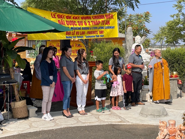 Chùa Hương Sen Long Trọng Tổ Chức Đại Lễ Vu Lan, Lễ Đặt Đá Xây Dựng Chánh Điện, Đài Dược Sư và Hai Tháp Tứ Ân