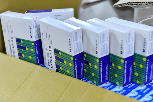 Trước ngày “ai ở đâu, ở yên đó”, chùa Giác Ngộ vẫn tiếp tục tặng nông sản và thuốc thang cho bà con
