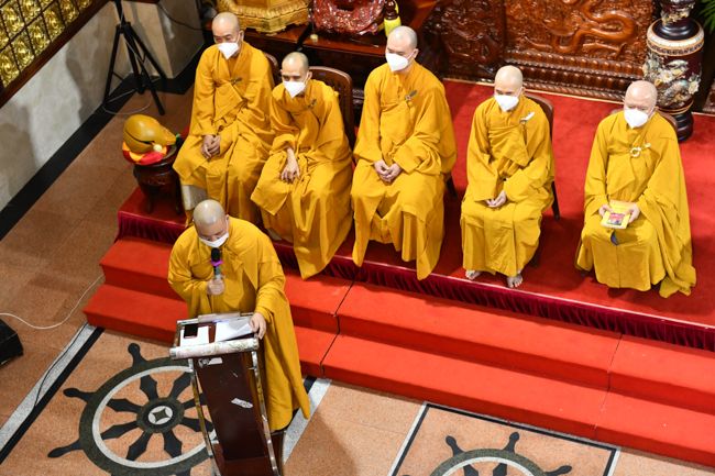 Một đời dâng hiến cả tài và tâm: Lễ cầu siêu cho ca sĩ Phi Nhung tại chùa Giác Ngộ