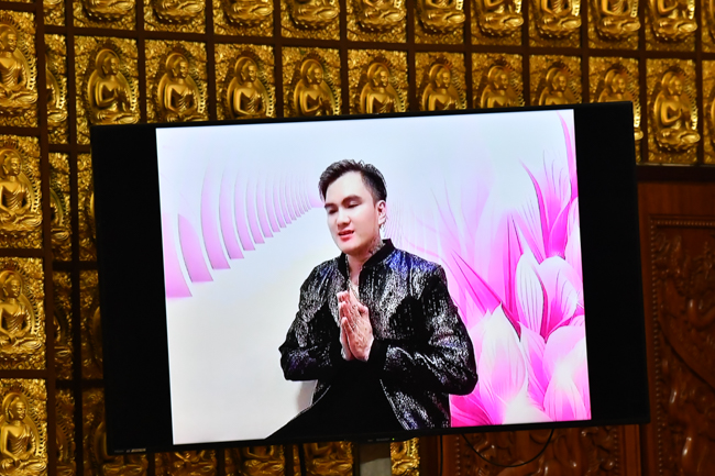 Một đời dâng hiến cả tài và tâm: Lễ cầu siêu cho ca sĩ Phi Nhung tại chùa Giác Ngộ