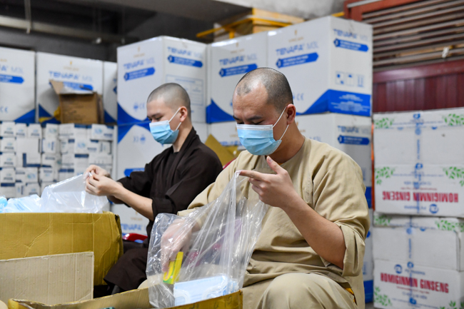 Gần 300 phần thuốc được mang đi cứu người