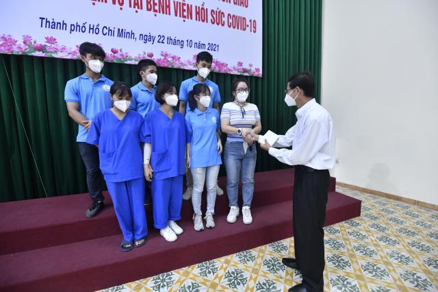 Đón tình nguyện viên Phật giáo trở về sau khi hoàn thành nhiệm vụ hỗ trợ tuyến đầu chống dịch