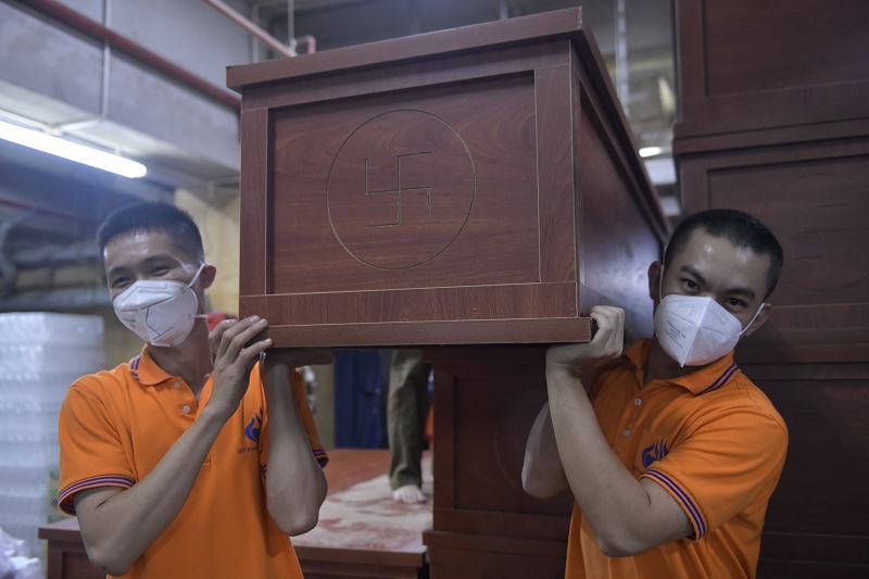 Chùa Giác Ngộ Trao Tặng 440 Bộ “Áo Quan Từ Tâm” Đến Sở Tài Nguyên Và Môi Trường Tp. Hồ Chí Minh