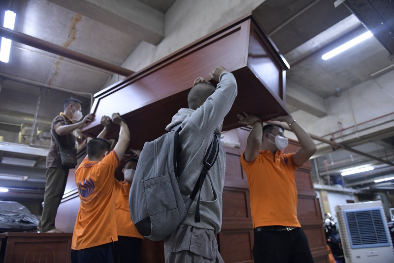 Chùa Giác Ngộ Trao Tặng 440 Bộ “Áo Quan Từ Tâm” Đến Sở Tài Nguyên Và Môi Trường Tp. Hồ Chí Minh