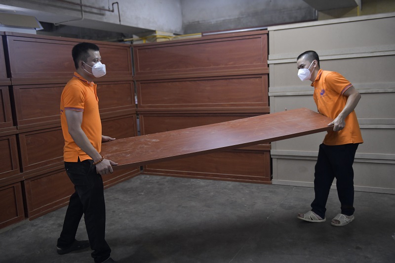 Chùa Giác Ngộ Trao Tặng 440 Bộ “Áo Quan Từ Tâm” Đến Sở Tài Nguyên Và Môi Trường Tp. Hồ Chí Minh