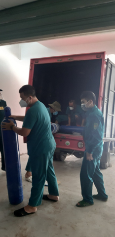 Giúp khoảng 255 người kéo dài sự sống từ các bình oxy miễn phí của chùa Giác Ngộ