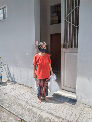 Vì một Sài Gòn chóng khỏe: Chùa Giác Ngộ gửi tặng hơn 450 phần thuốc cho F0 tầng 1 và tầng 2 đang điều trị tại nhà
