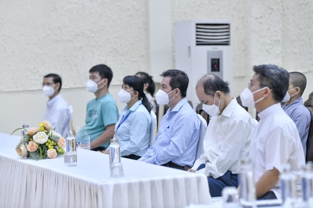 Đón tình nguyện viên Phật giáo trở về sau khi hoàn thành nhiệm vụ hỗ trợ tuyến đầu chống dịch