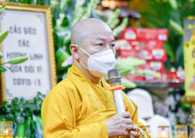 Chùa Giác Ngộ thắp nến tưởng niệm hơn 23.000 nạn nhân đã mất vì Covid-19