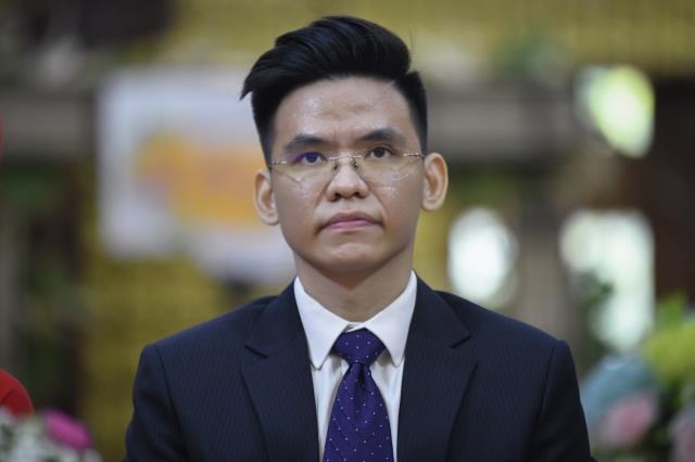 Chú rể Thanh Lâm (PD. Giác Ngộ) và cô dâu Ngọc Trang (PD. Chúc Nghiêm) nên nghĩa vợ chồng qua nghi thức hằng thuận