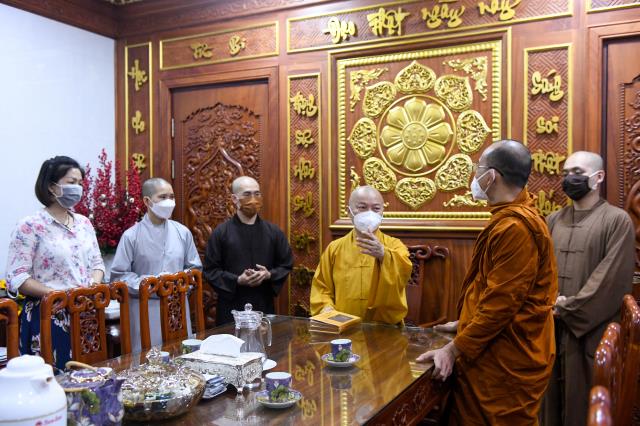 Lớp Tiến sĩ Phật học khóa II Học viện PGVN tại TP.HCM đến thăm TT. Nhật Từ nhân dịp Ngày Nhà giáo Việt Nam 20-11