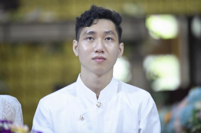 Chú rể Minh Tiến (PD. Minh Dũng) và cô dâu Ngân Trinh mở cửa hôn nhân từ lễ hằng thuận