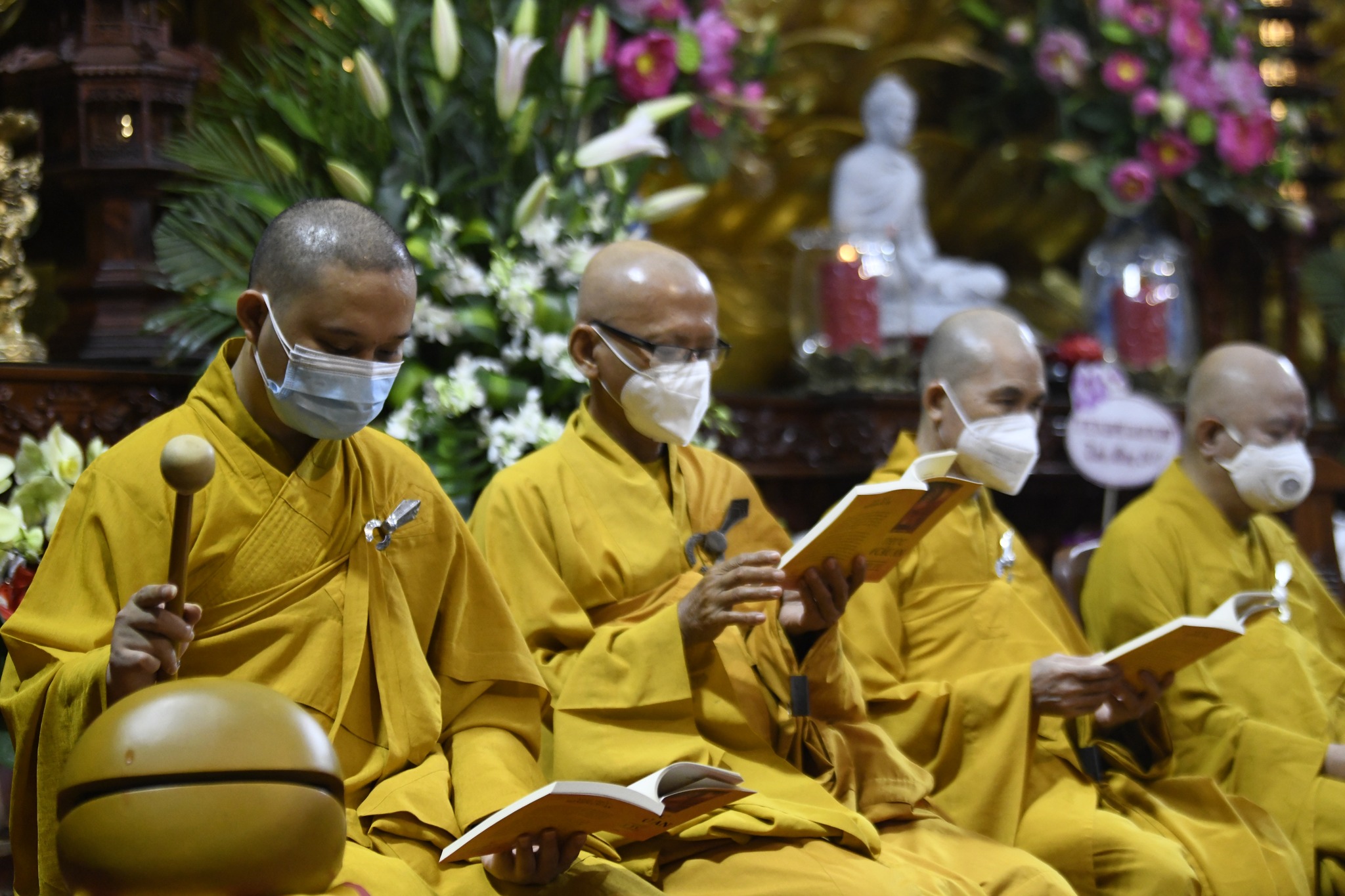 Chùa Giác Ngộ tổ chức lễ cầu siêu cố ca sĩ Việt Quang nhân dịp tròn 100 ngày mất