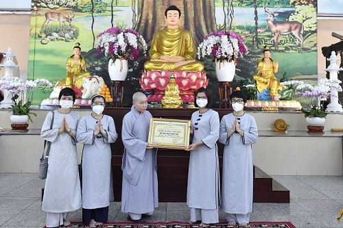 Vì Ngày Mai Đạo Pháp Rạng Soi: Chùa Giác Ngộ - Quỹ ĐPNN Cúng Dường Quỹ Đời Sống Tăng Ni 1,2 Tỷ Đồng