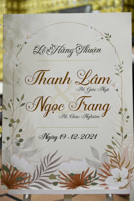 Chú rể Thanh Lâm (PD. Giác Ngộ) và cô dâu Ngọc Trang (PD. Chúc Nghiêm) nên nghĩa vợ chồng qua nghi thức hằng thuận