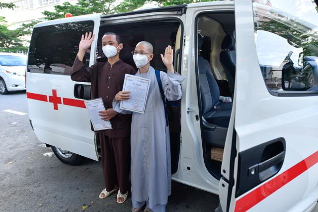 Tình nguyện viên Phật giáo hoàn thành nhiệm vụ tại Bệnh viện Dã chiến số 12