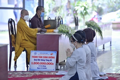 Vì Ngày Mai Đạo Pháp Rạng Soi: Chùa Giác Ngộ - Quỹ ĐPNN Cúng Dường Quỹ Đời Sống Tăng Ni 1,2 Tỷ Đồng