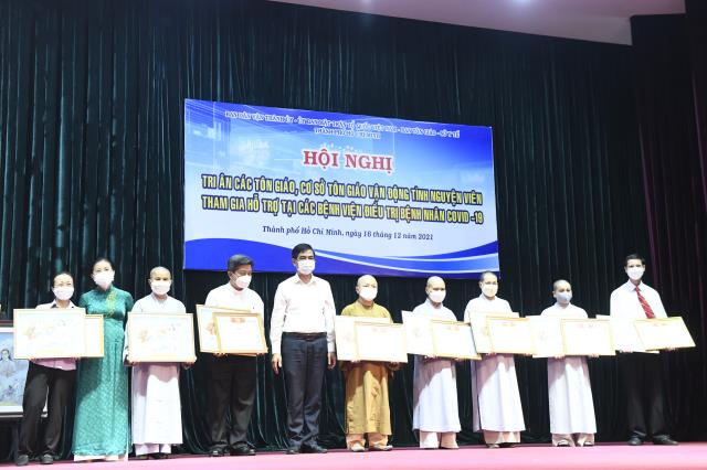 TT. Nhật Từ tham dự Hội nghị Tri ân các tôn giáo, cơ sở tôn giáo vận động tình nguyện viên hỗ trợ tại các bệnh viện điều trị bệnh nhân Covid-19
