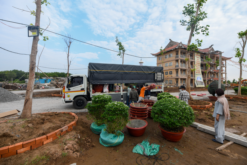Buổi trần thiết trong sương sớm