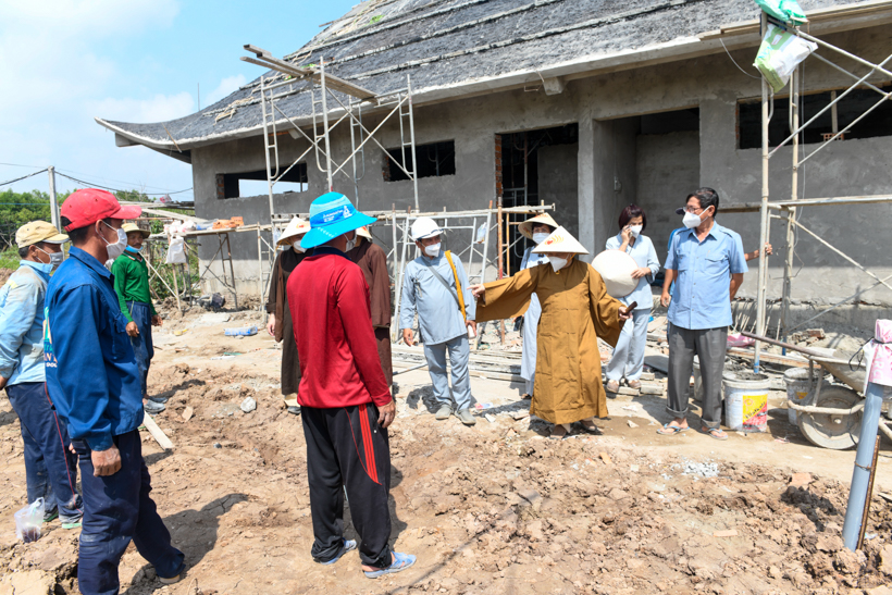 TT. Nhật Từ thị sát tiến độ xây dựng công trình chùa Quan Âm Đông Hải