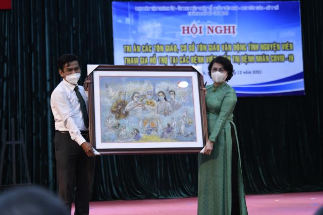 TT. Nhật Từ tham dự Hội nghị Tri ân các tôn giáo, cơ sở tôn giáo vận động tình nguyện viên hỗ trợ tại các bệnh viện điều trị bệnh nhân Covid-19