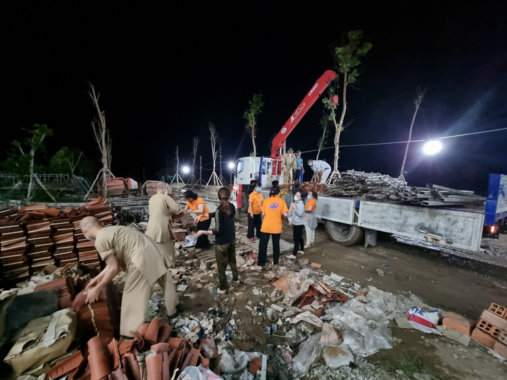 Những ngày rộn ràng sáng đêm tại chùa Quan Âm Đông Hải (Sóc Trăng)