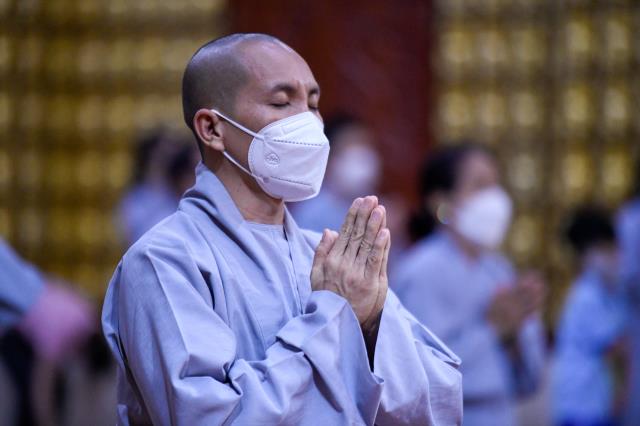 Tội từ tâm khởi, đem tâm sám hối: Lễ sám hối 14 tháng 10 Tân Sửu tại chùa Giác Ngộ