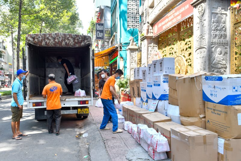 Chung Sức Đồng Lòng Cùng Nhau Vượt Qua Dịch Bệnh (Trao Tặng Trang Thiết Bị, Vật Tư Y Tế Cho Giáo Hội Phật Giáo Việt Nam Tỉnh Bạc Liêu)
