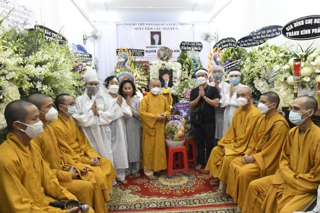 Chùa Giác Ngộ viếng tang ông Trịnh Ngọc Ánh