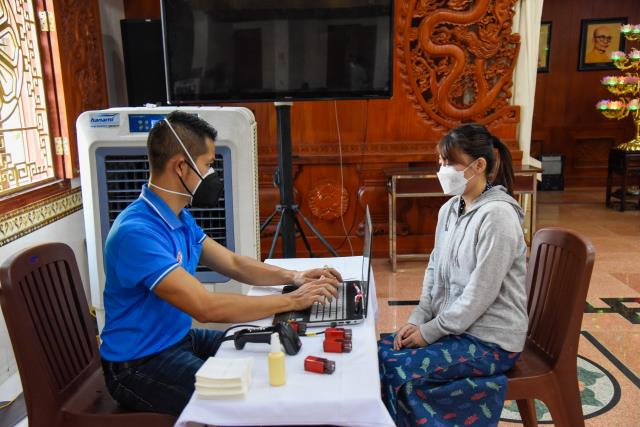 Gần 350 người tham dự chương trình hiến máu đầu năm tại chùa Giác Ngộ