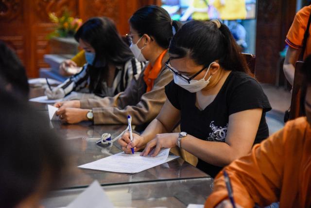 Gần 350 người tham dự chương trình hiến máu đầu năm tại chùa Giác Ngộ