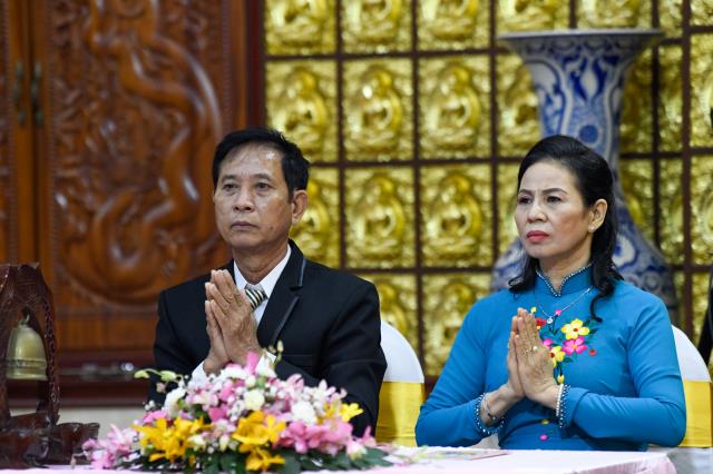 Rộn ràng đám cưới đầu năm 2022 tại chùa Giác Ngộ