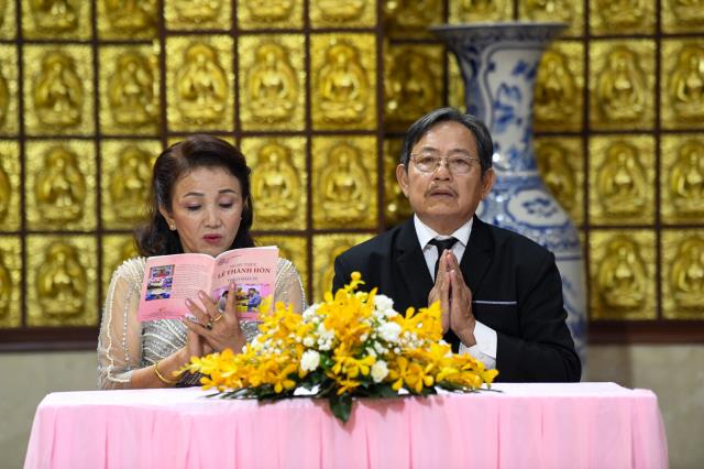 Rộn ràng đám cưới đầu năm 2022 tại chùa Giác Ngộ