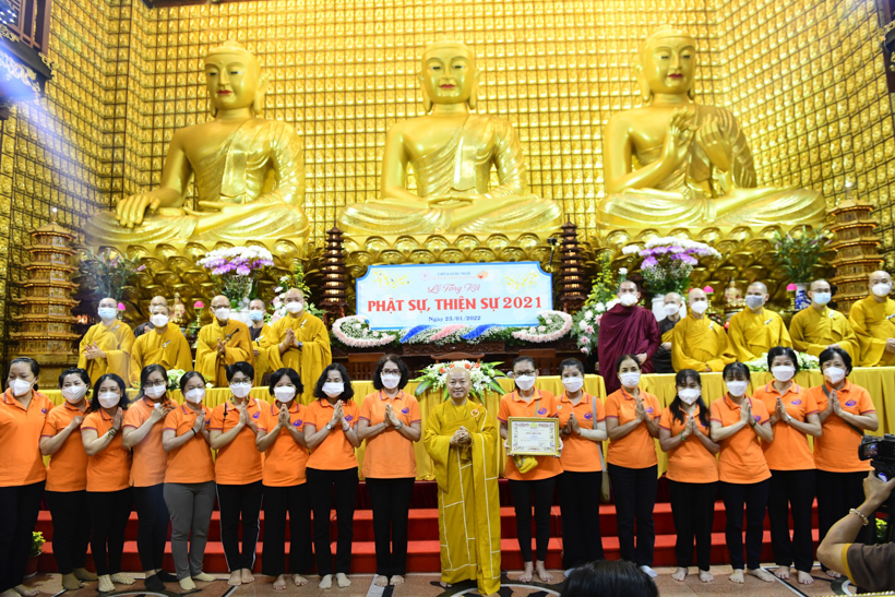 Lễ tổng kết Phật sự, thiện sự chùa Giác Ngộ - Quỹ Đạo Phật Ngày Nay năm 2021