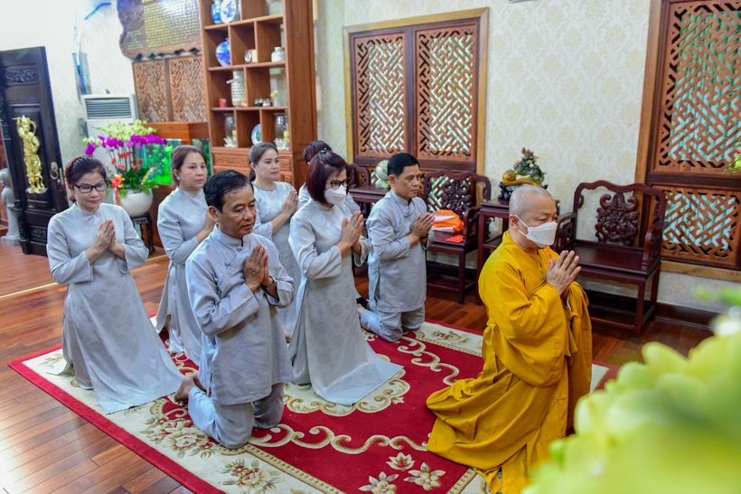 TT. Nhật Từ chúc xuân Trưởng lão Hòa thượng Chủ tịch HĐTS GHPGVN