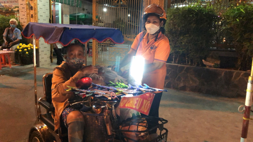 Chùa Giác Ngộ sẻ chia cùng người vô gia cư trong đêm giao thừa