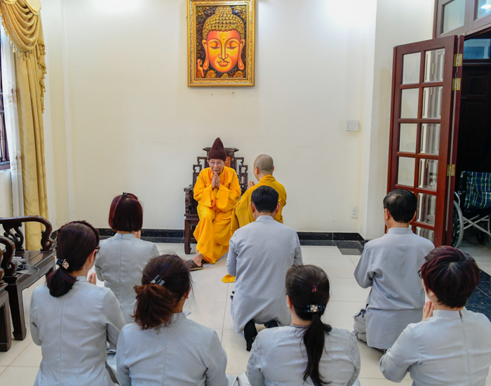 TT. Nhật Từ đảnh lễ và chúc xuân đức Phó Pháp chủ Hội đồng Chứng minh GHPGVN tại Tổ đình Vĩnh Nghiêm