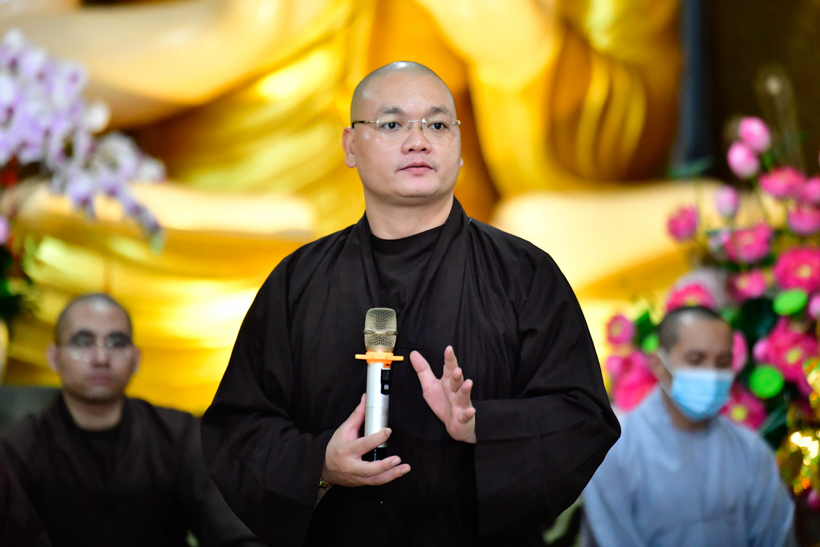 Thời thiền hành đầu tiên trong khóa tu Tuần An Lạc