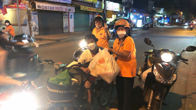 Chùa Giác Ngộ sẻ chia cùng người vô gia cư trong đêm giao thừa
