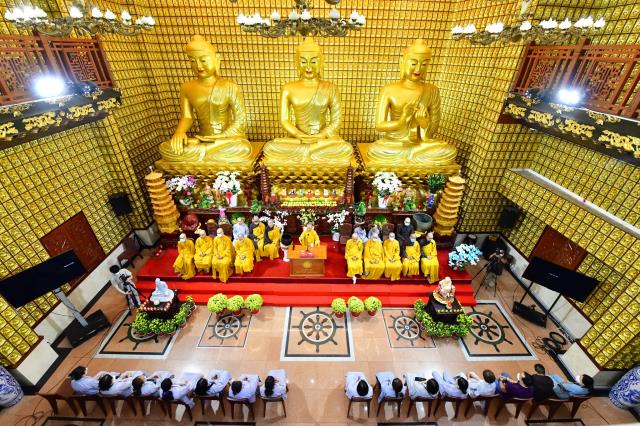 Rằm tháng Giêng đến chùa, cầu cho chúng sinh được an