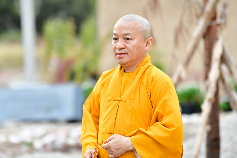 Thời thiền hành đầu tiên trong khóa tu Tuần An Lạc
