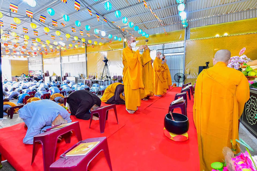 Khóa tu Tuần An Lạc: Trang nghiêm trong lễ sám hối hồng danh