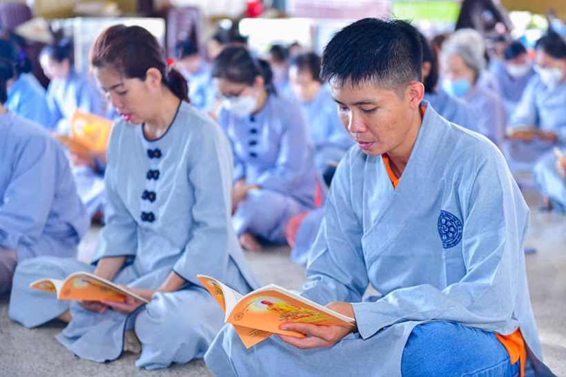 Khóa tu Tuần An Lạc: Trang nghiêm trong lễ sám hối hồng danh