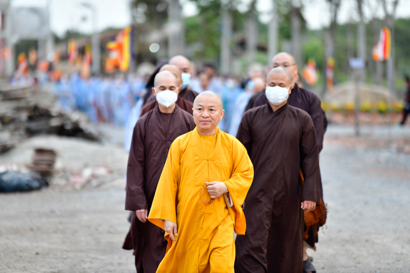 Thời thiền hành đầu tiên trong khóa tu Tuần An Lạc