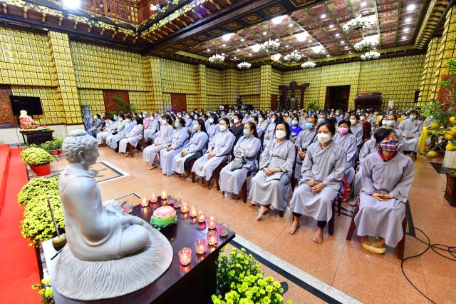 Rằm tháng Giêng đến chùa, cầu cho chúng sinh được an