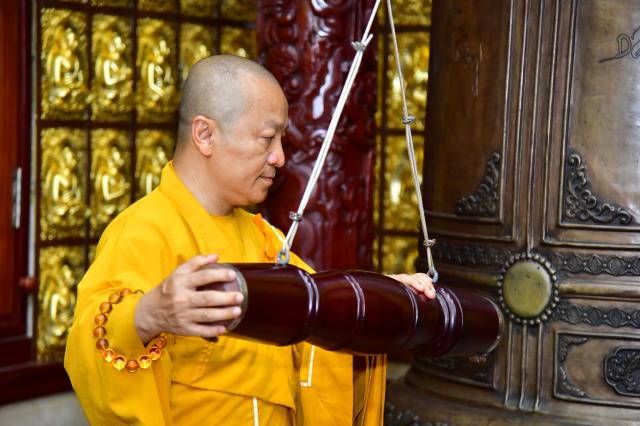 Rằm tháng Giêng đến chùa, cầu cho chúng sinh được an